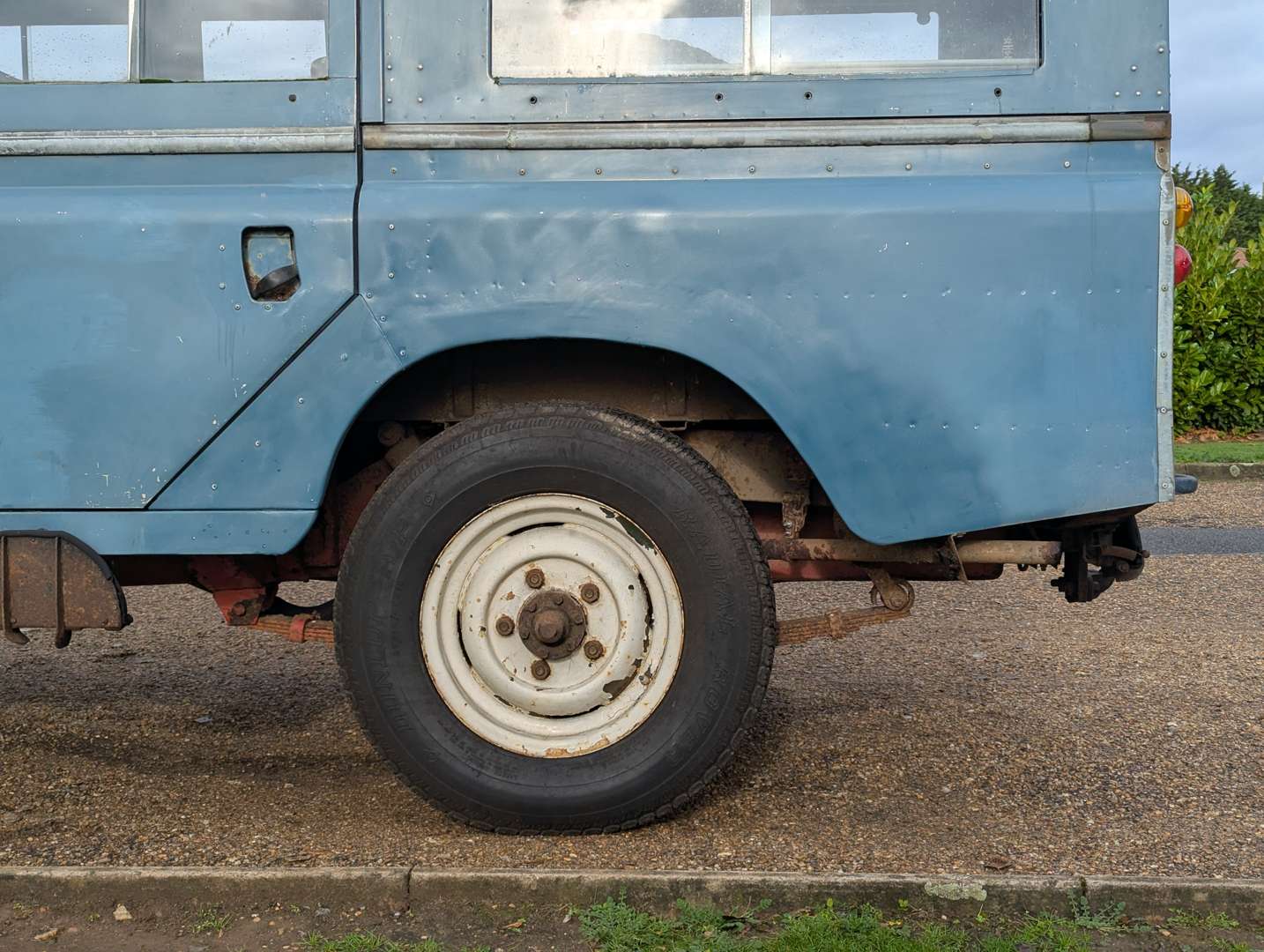 <p>1976 LAND ROVER SIII 109" STATION WAGON</p>