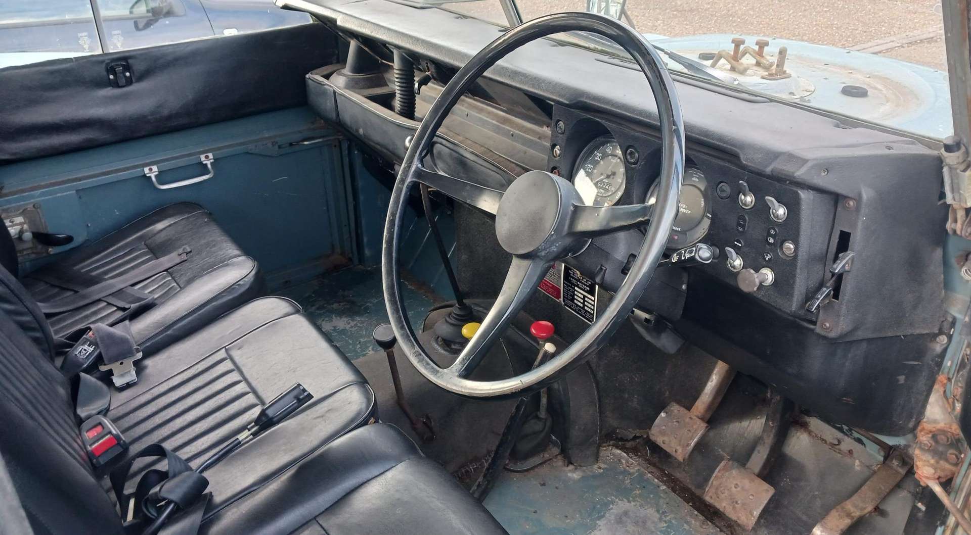 <p>1976 LAND ROVER SIII 109" STATION WAGON</p>