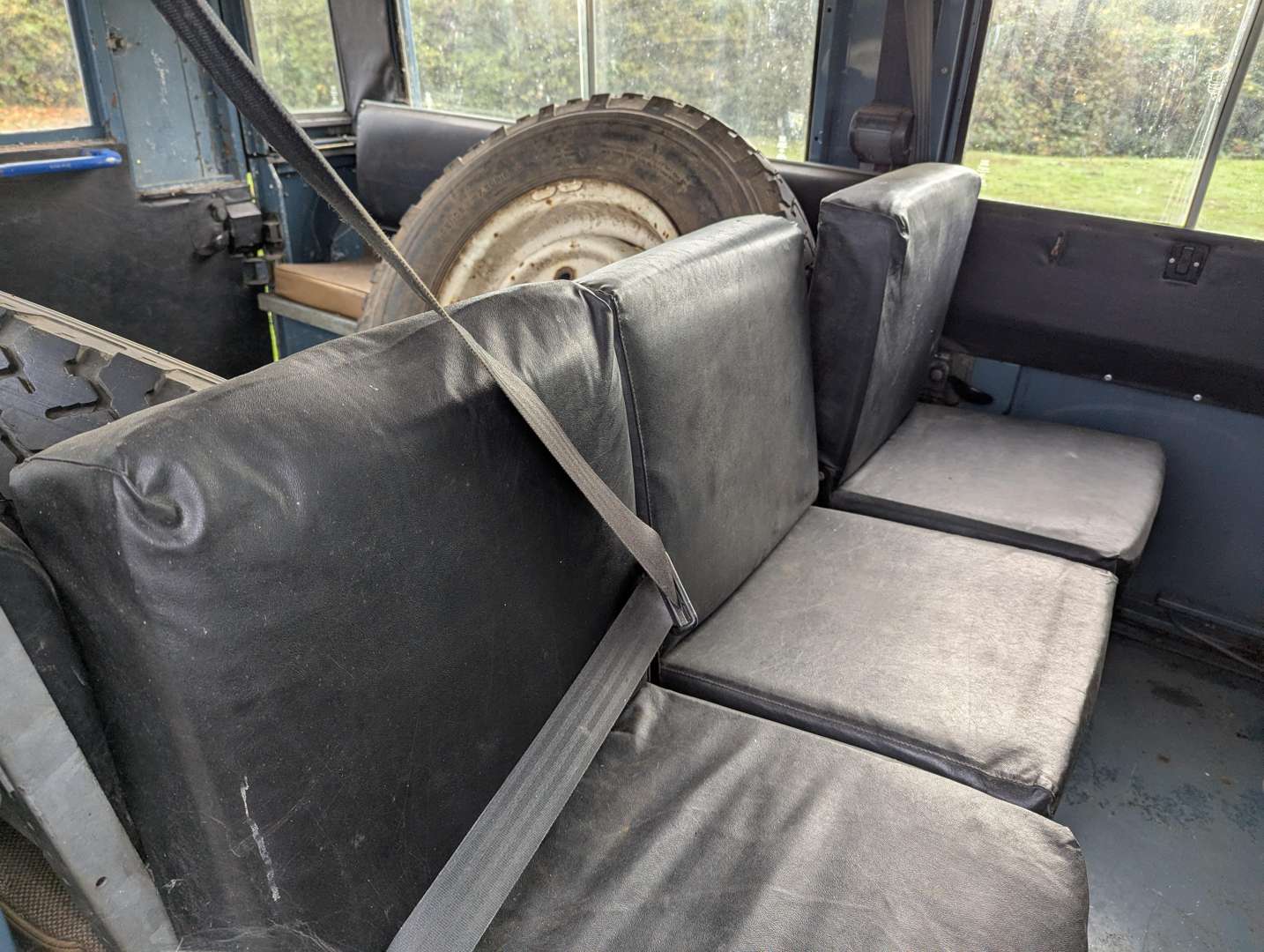 <p>1976 LAND ROVER SIII 109" STATION WAGON</p>