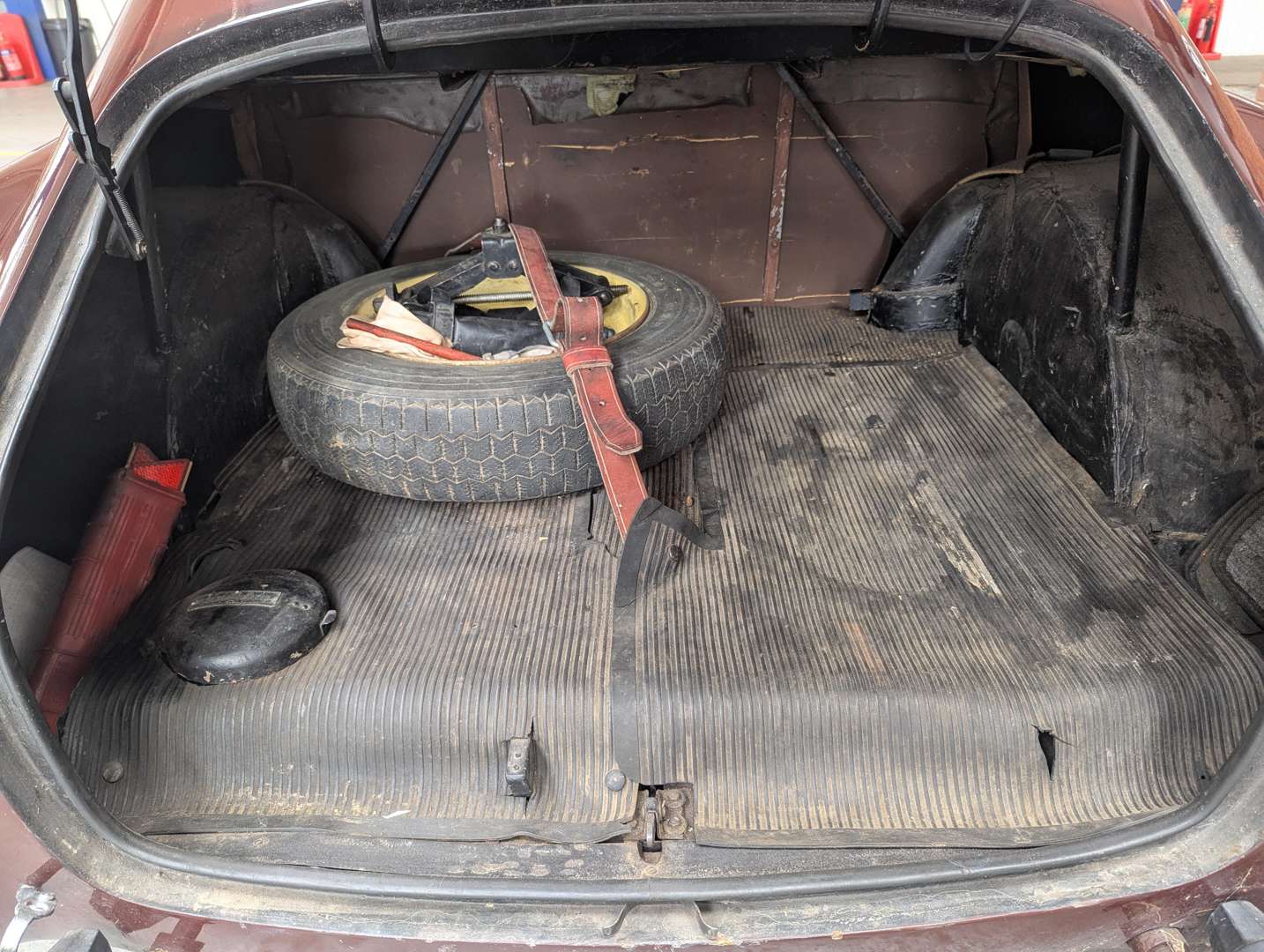 <p>1952 LANCIA AURELIA B20</p>