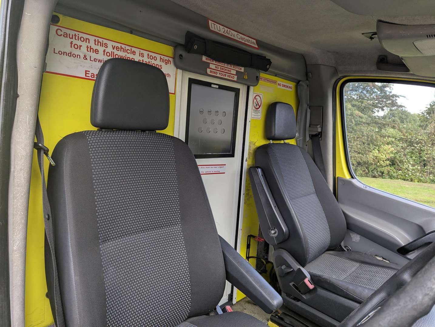 <p>2007 MERCEDES SPRINTER AMBULANCE</p>