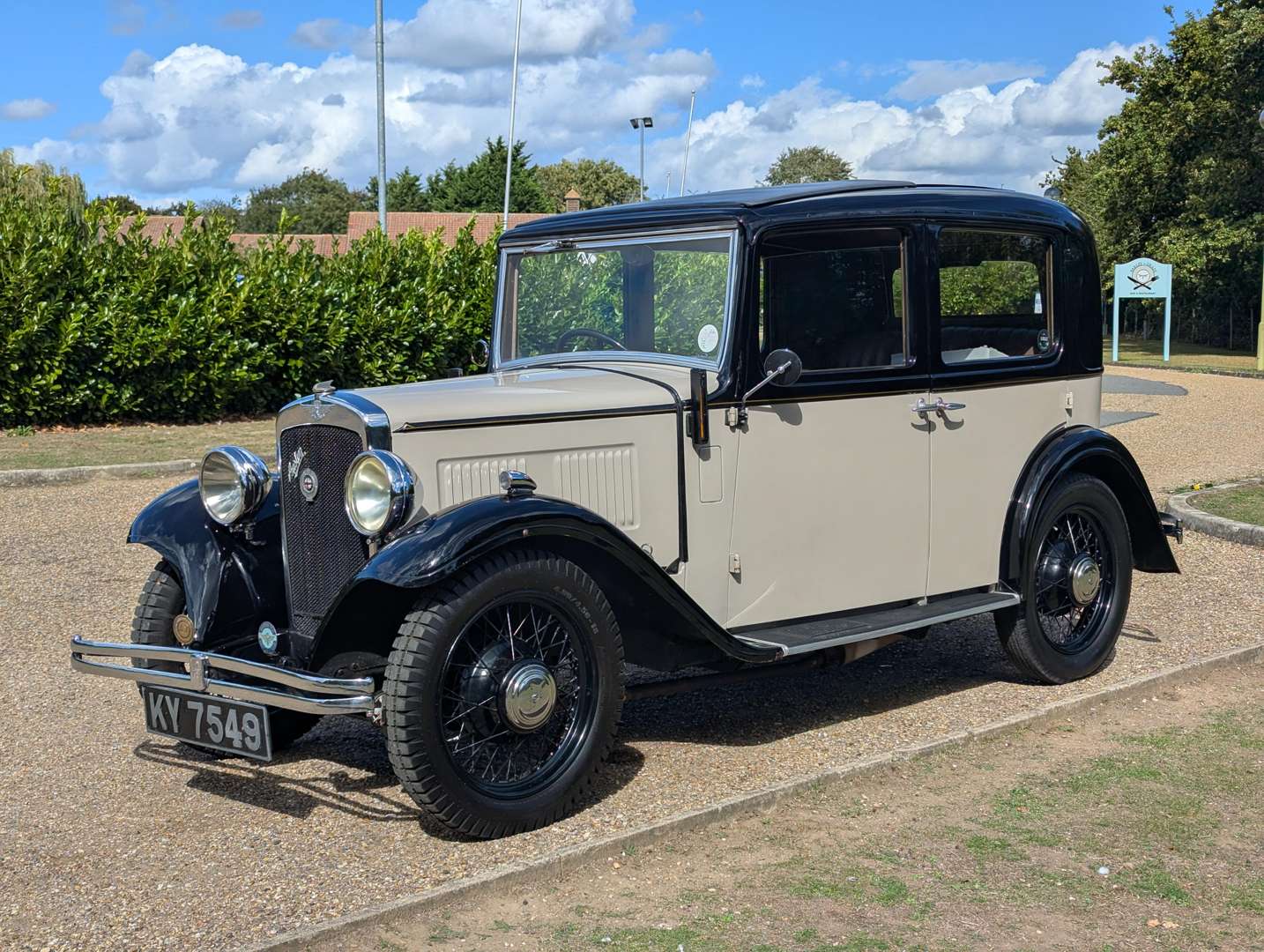 <p>1934 AUSTIN 10/4 DELUXE</p>