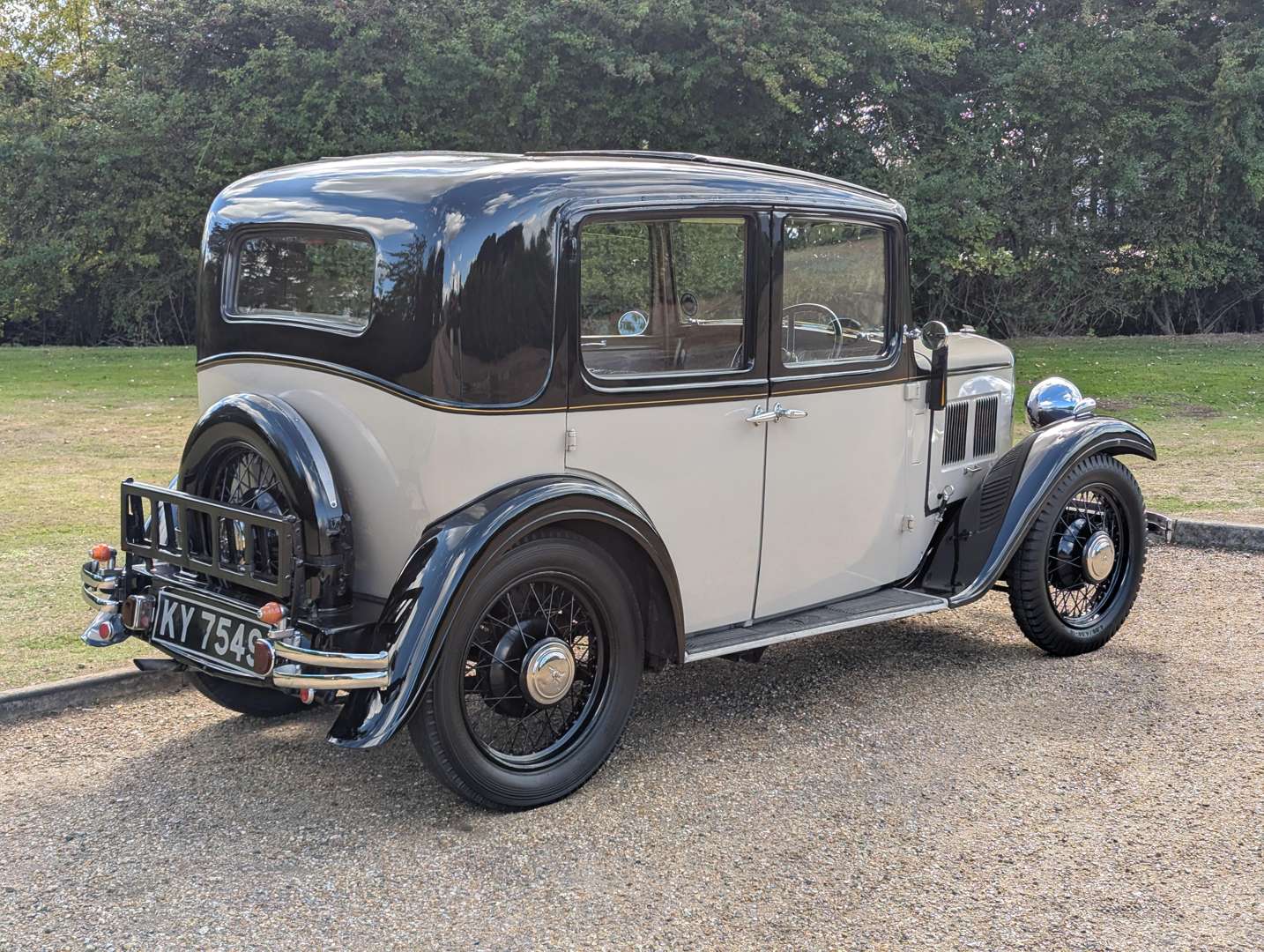<p>1934 AUSTIN 10/4 DELUXE</p>