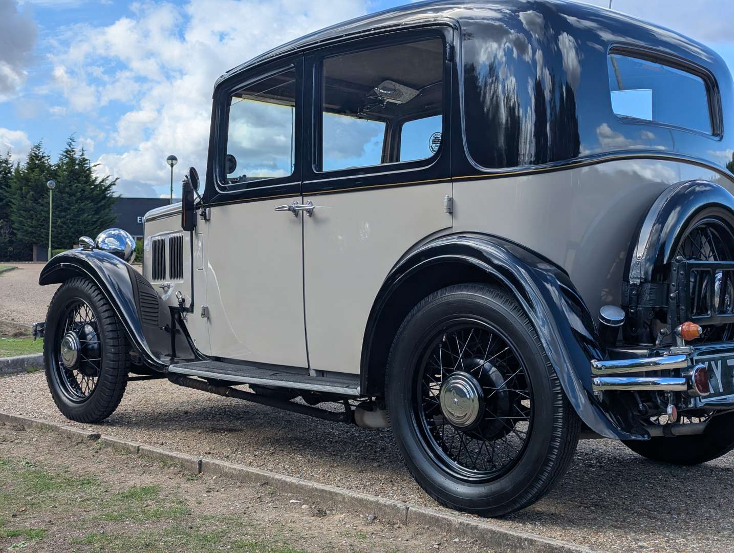 <p>1934 AUSTIN 10/4 DELUXE</p>