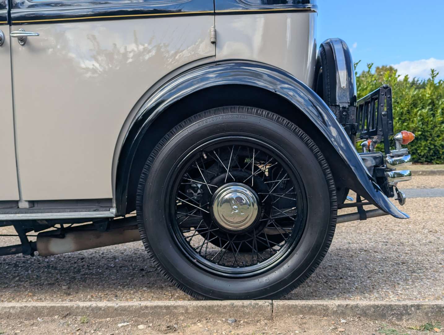 <p>1934 AUSTIN 10/4 DELUXE</p>