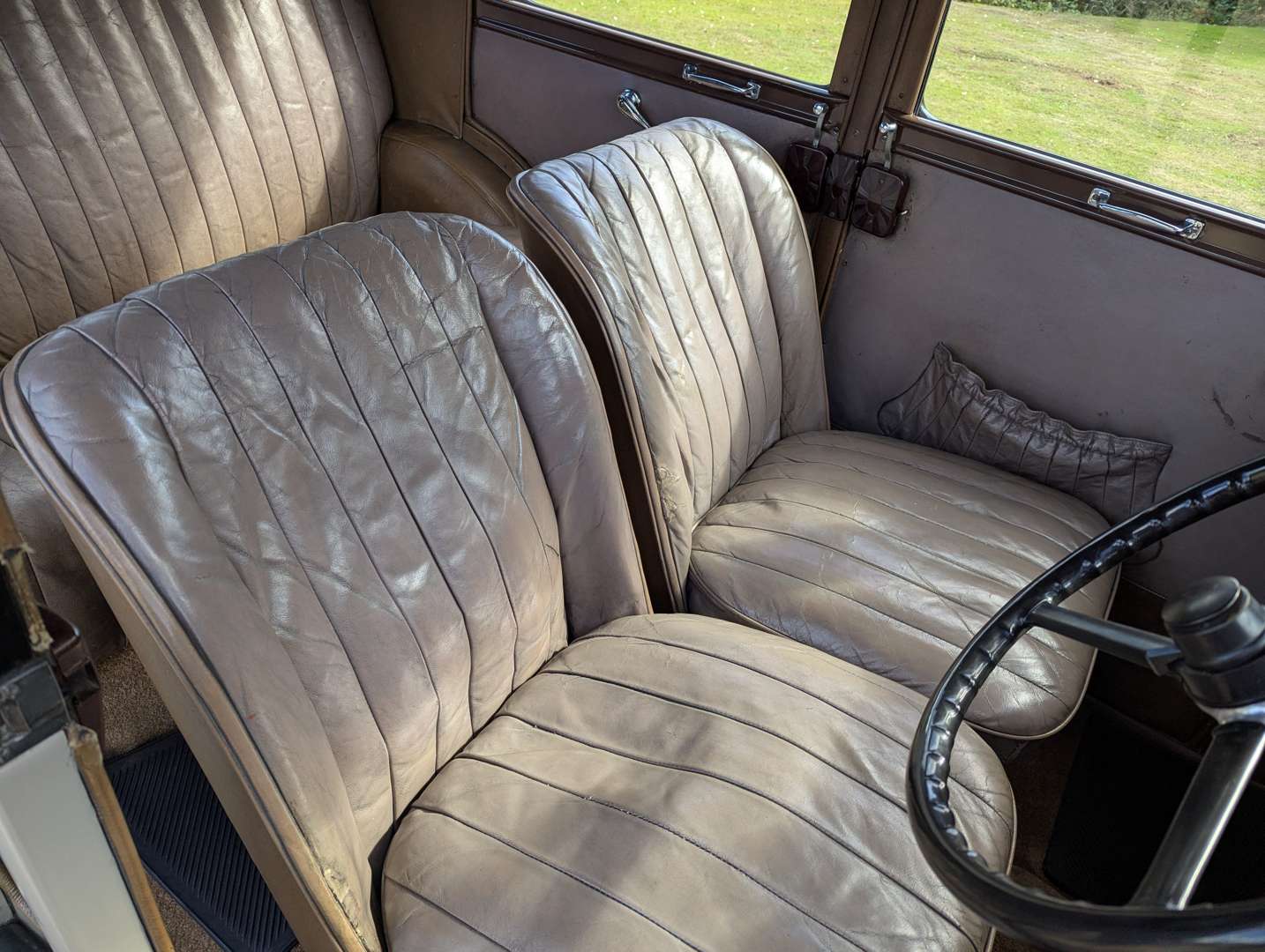 <p>1934 AUSTIN 10/4 DELUXE</p>