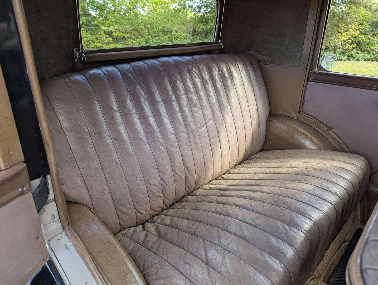 <p>1934 AUSTIN 10/4 DELUXE</p>