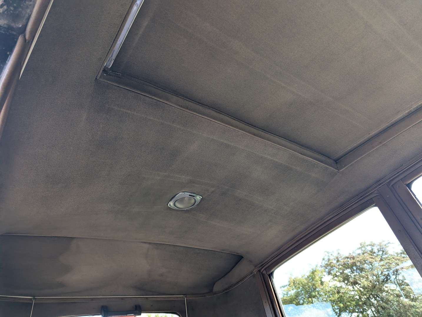 <p>1934 AUSTIN 10/4 DELUXE</p>