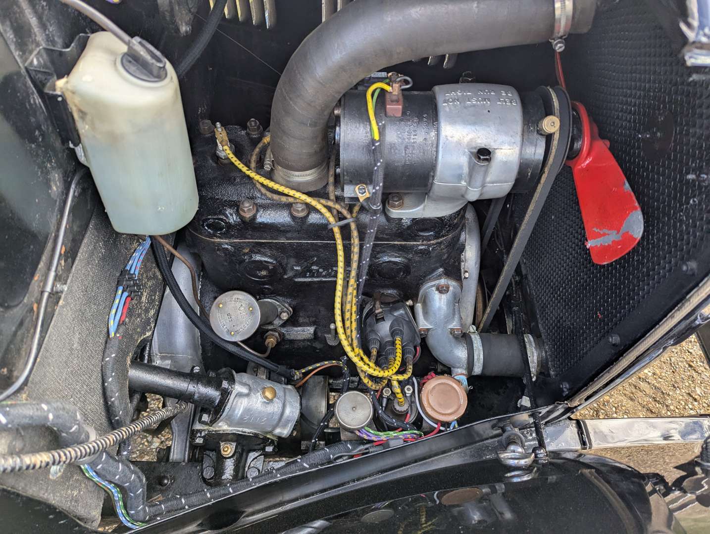 <p>1934 AUSTIN 10/4 DELUXE</p>