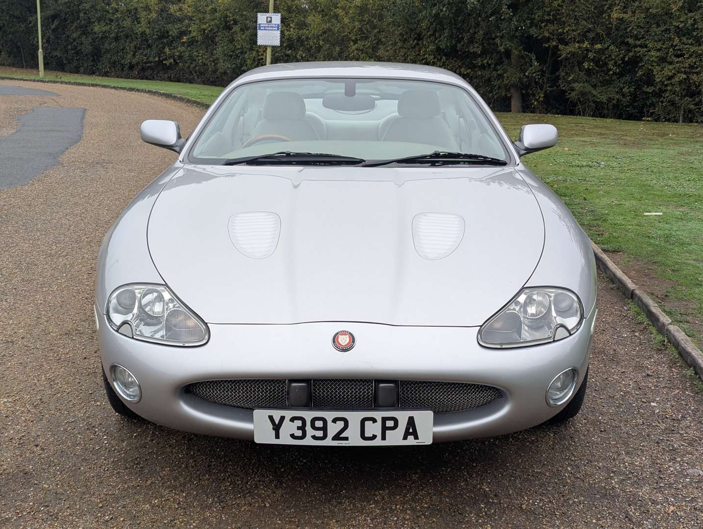 <p>2001 JAGUAR XKR 4.0 AUTO</p>
