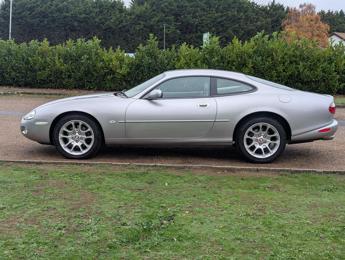 <p>2001 JAGUAR XKR 4.0 AUTO</p>