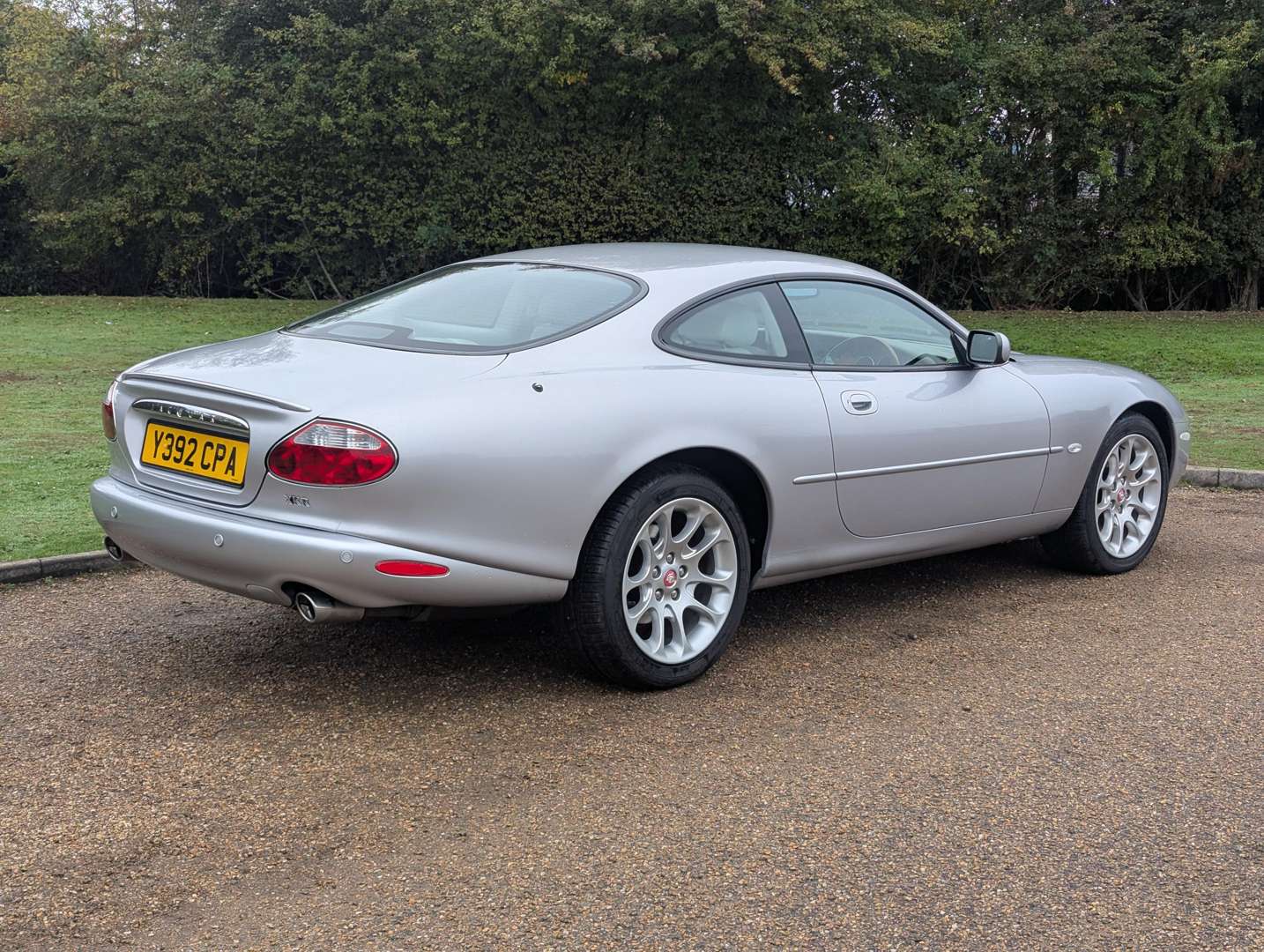 <p>2001 JAGUAR XKR 4.0 AUTO</p>