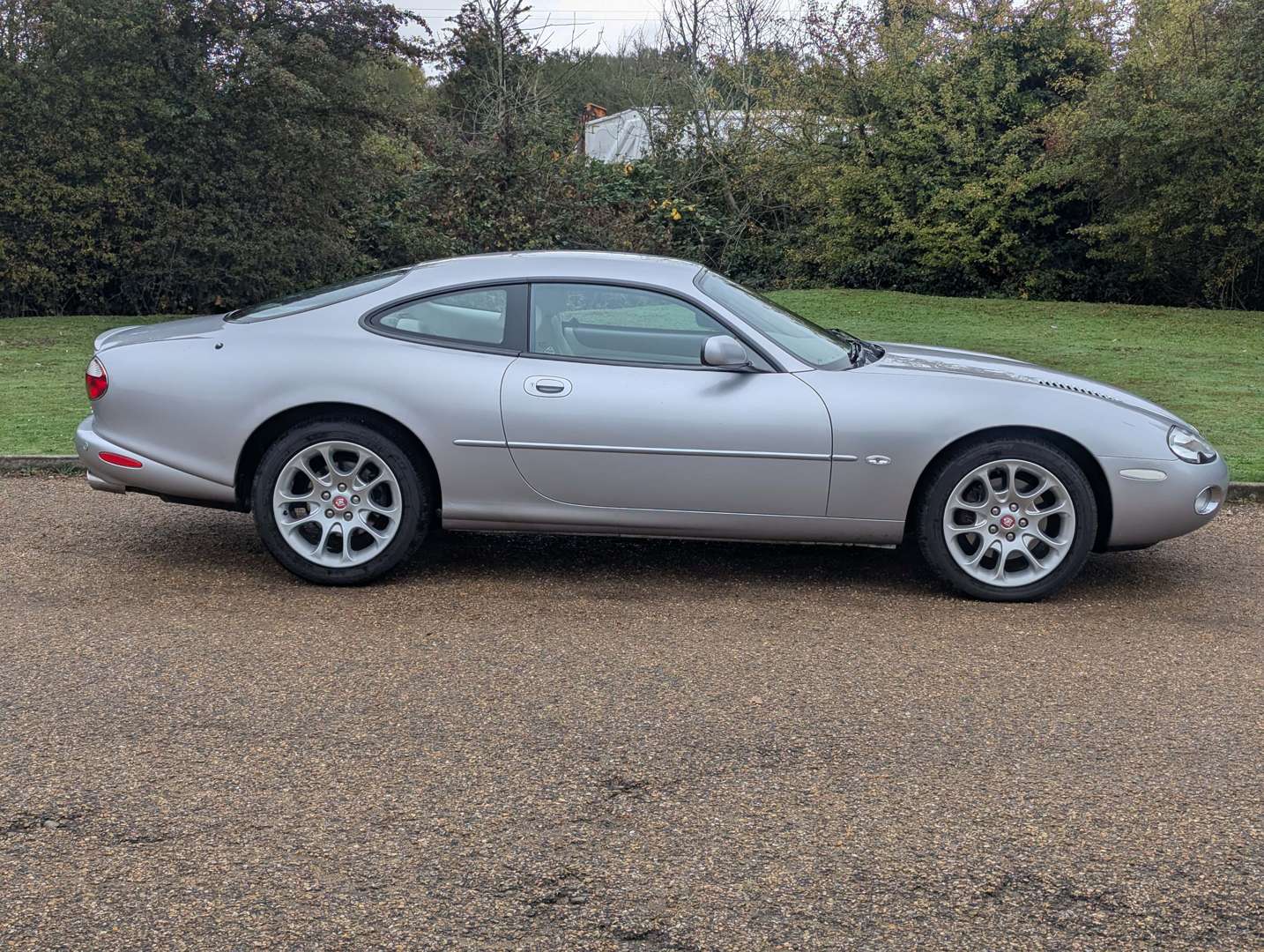 <p>2001 JAGUAR XKR 4.0 AUTO</p>