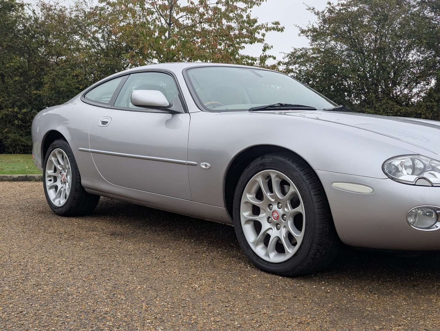 <p>2001 JAGUAR XKR 4.0 AUTO</p>