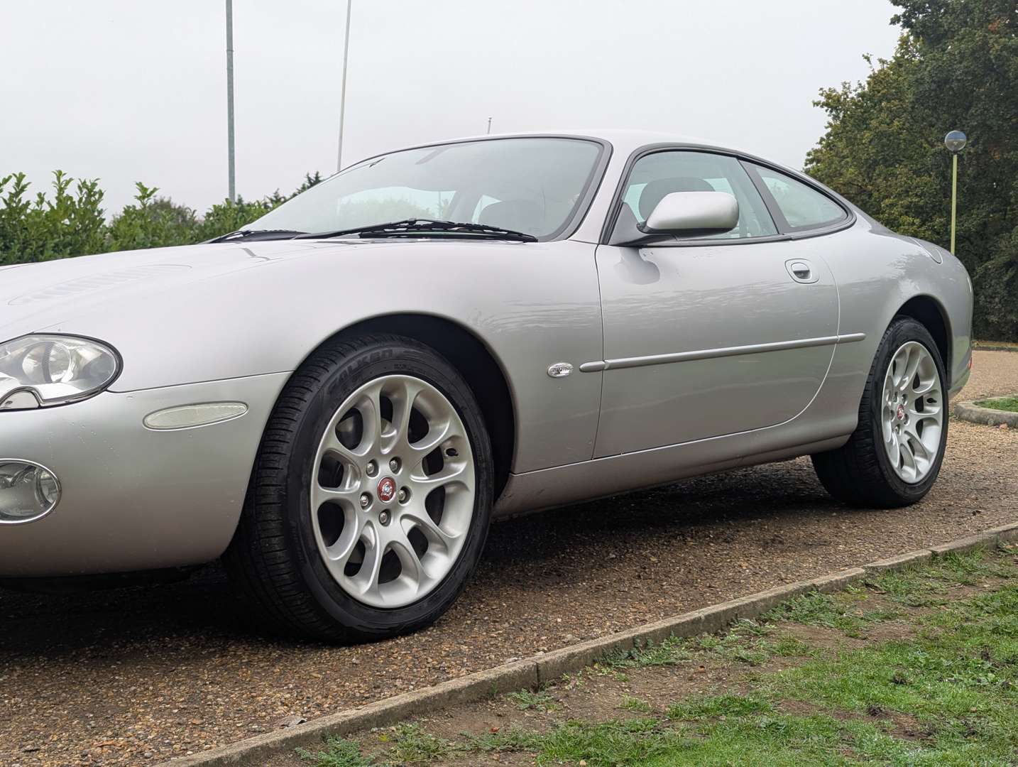 <p>2001 JAGUAR XKR 4.0 AUTO</p>