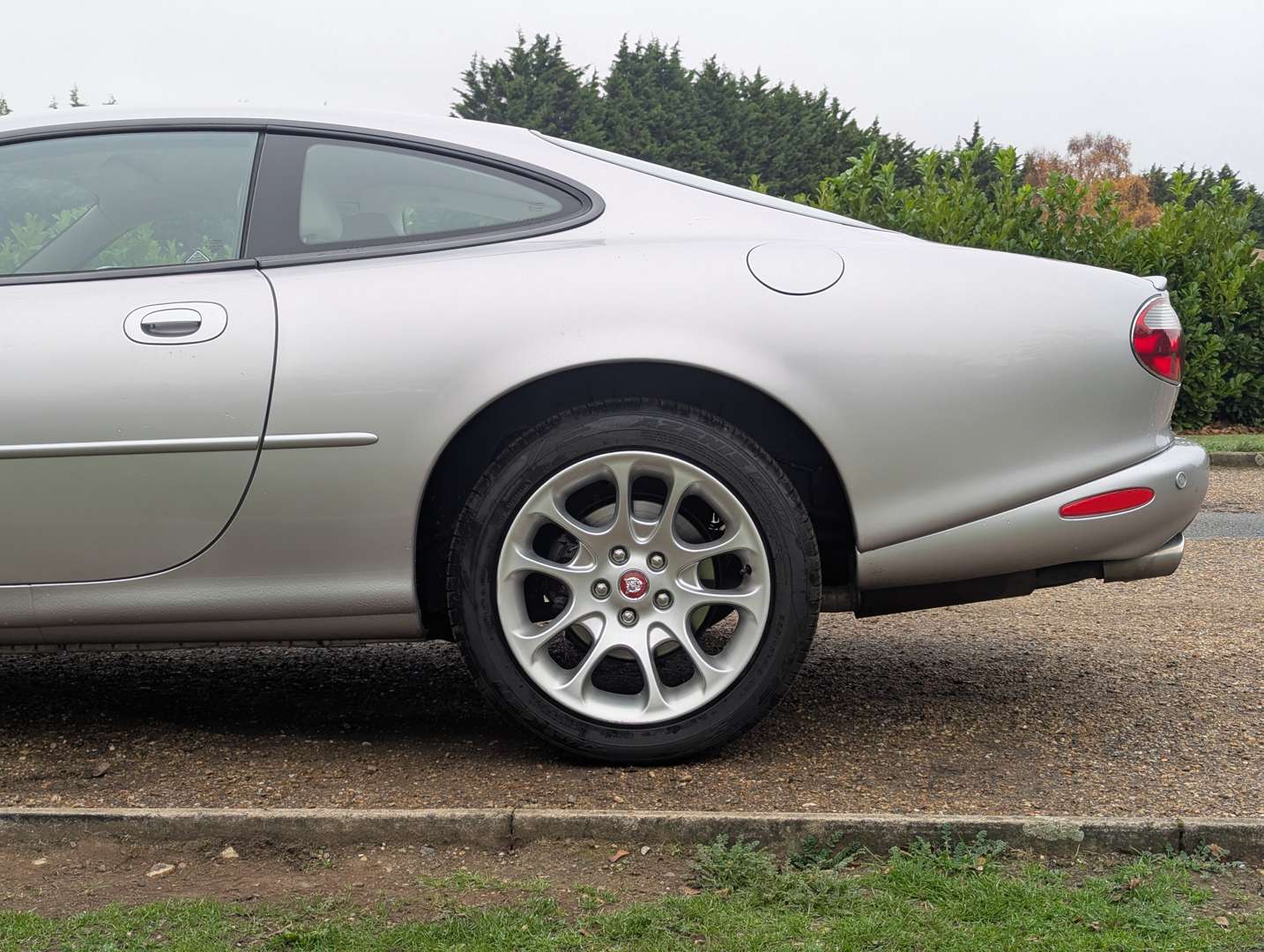 <p>2001 JAGUAR XKR 4.0 AUTO</p>