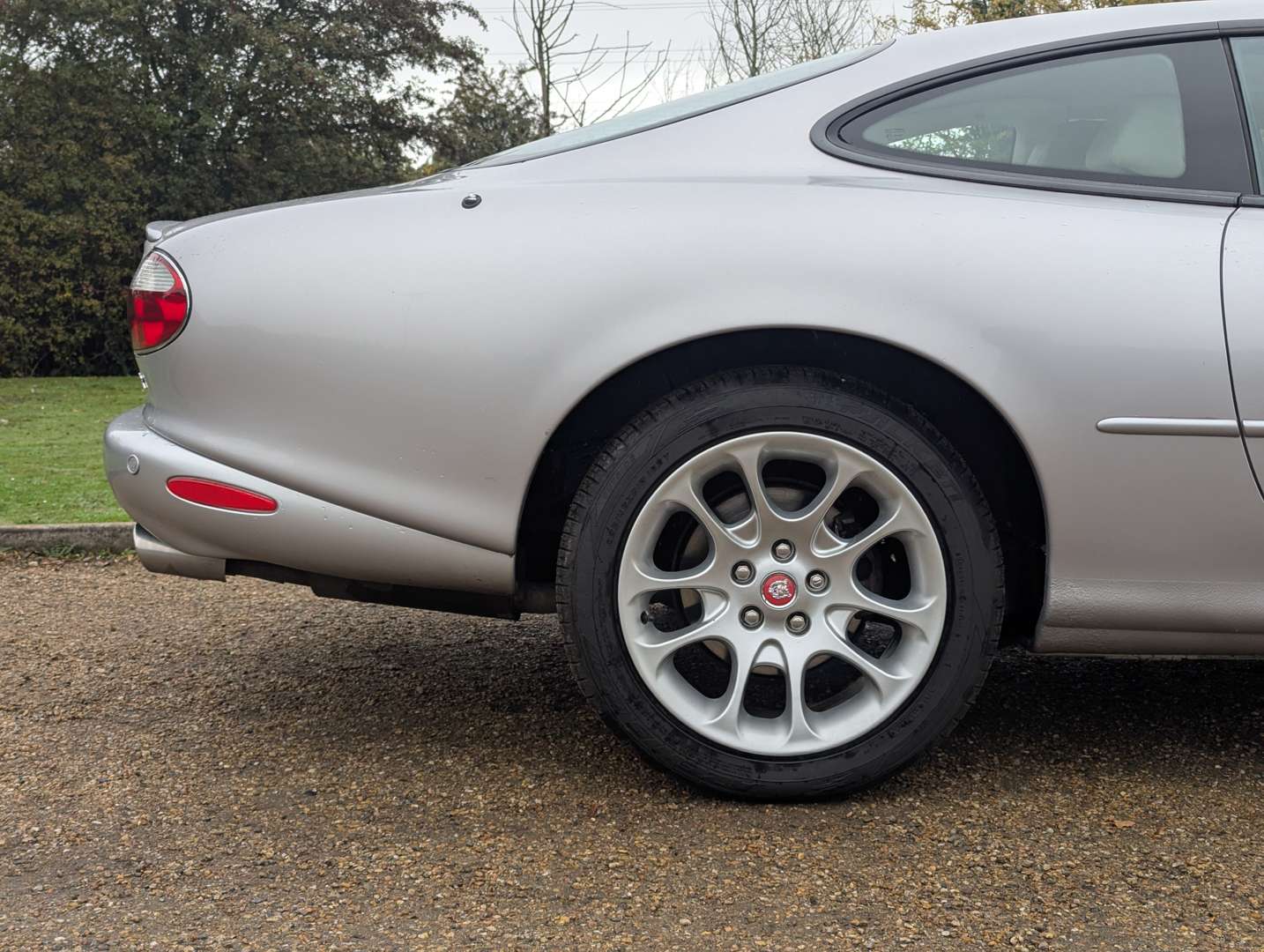 <p>2001 JAGUAR XKR 4.0 AUTO</p>