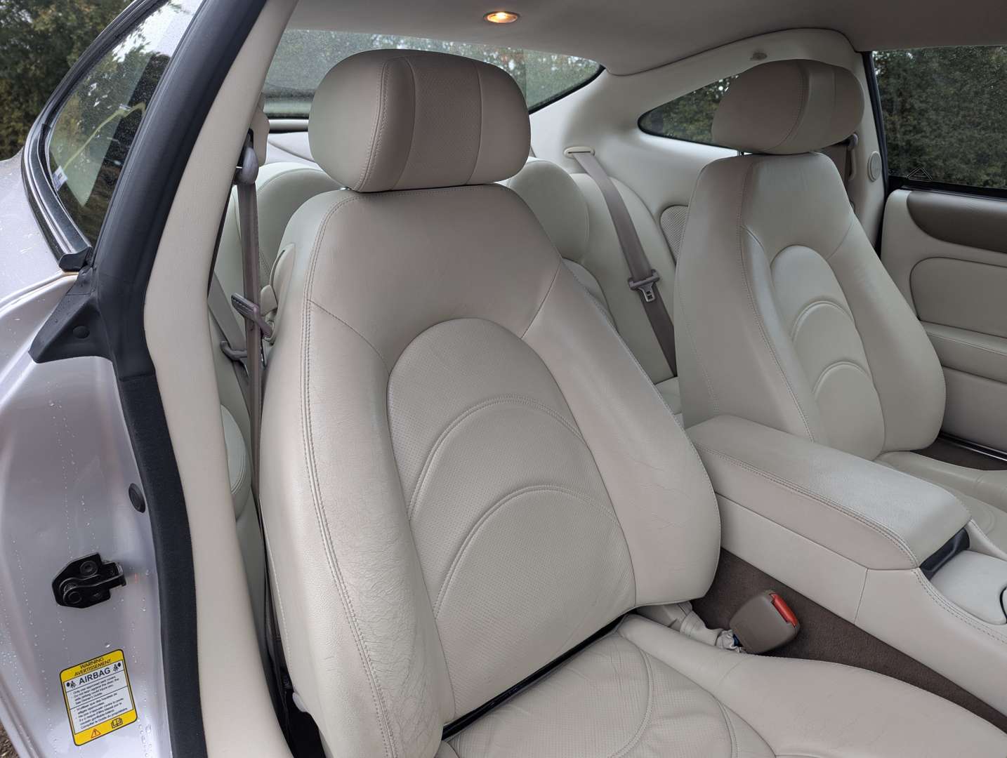 <p>2001 JAGUAR XKR 4.0 AUTO</p>