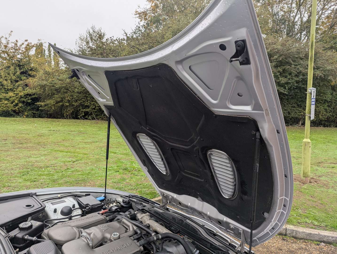 <p>2001 JAGUAR XKR 4.0 AUTO</p>