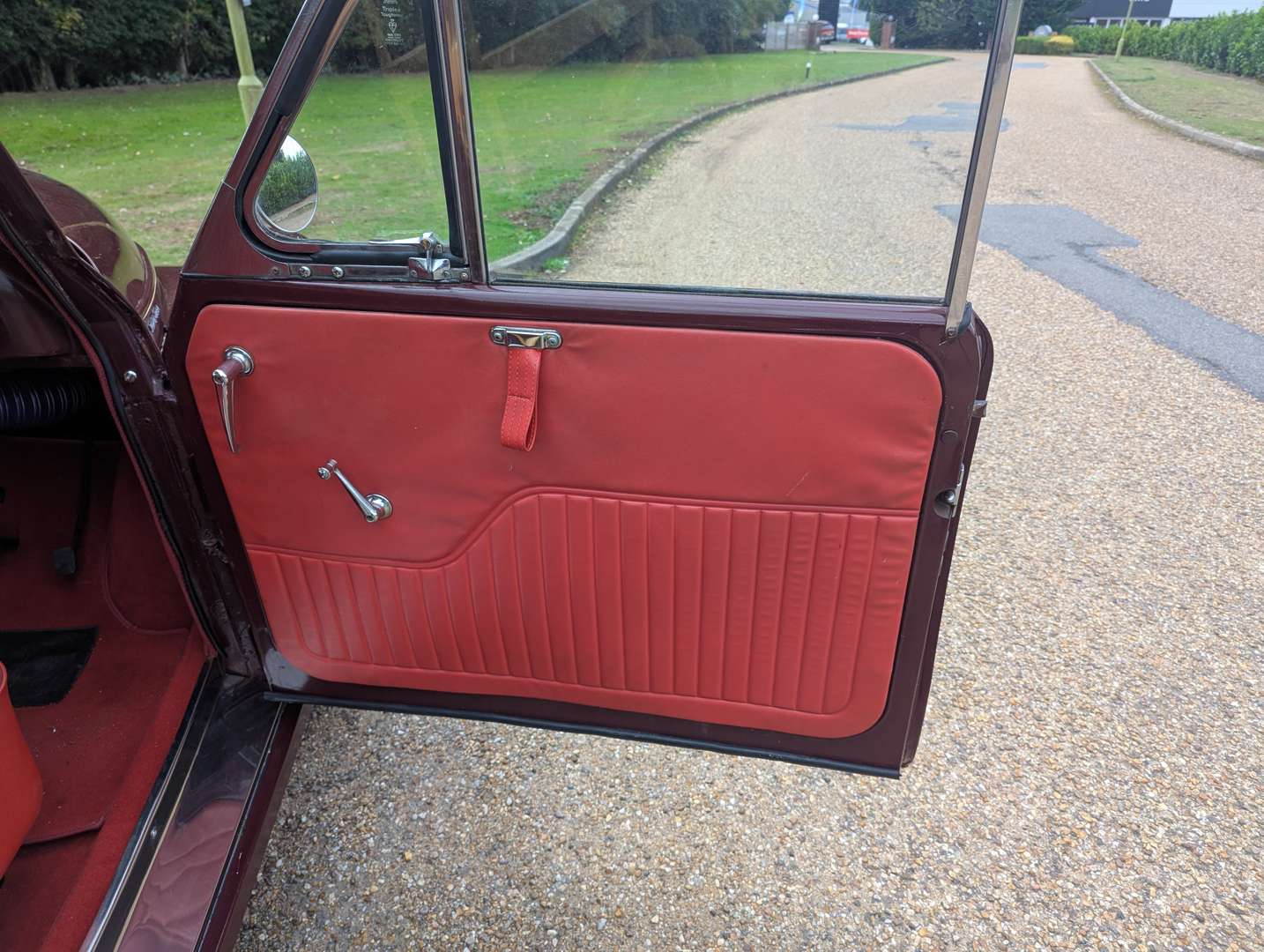 <p>1970 MORRIS MINOR TRAVELLER</p>