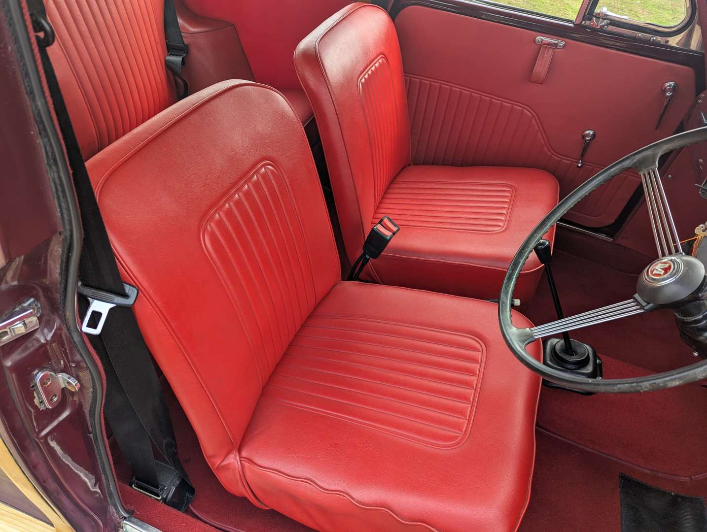 <p>1970 MORRIS MINOR TRAVELLER</p>