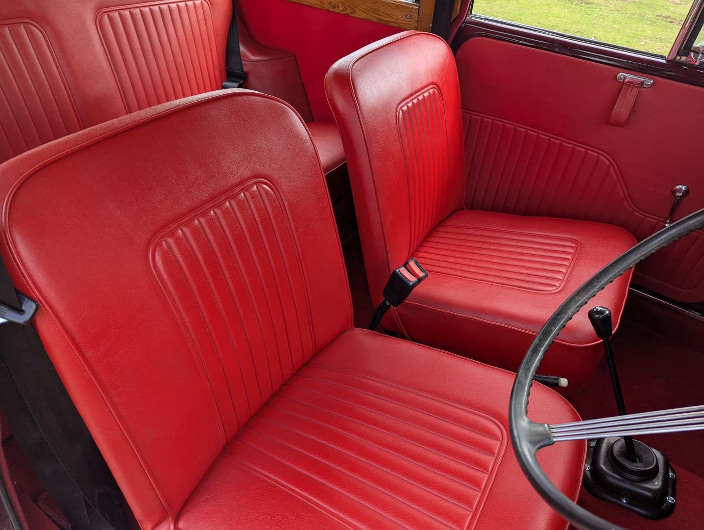 <p>1970 MORRIS MINOR TRAVELLER</p>