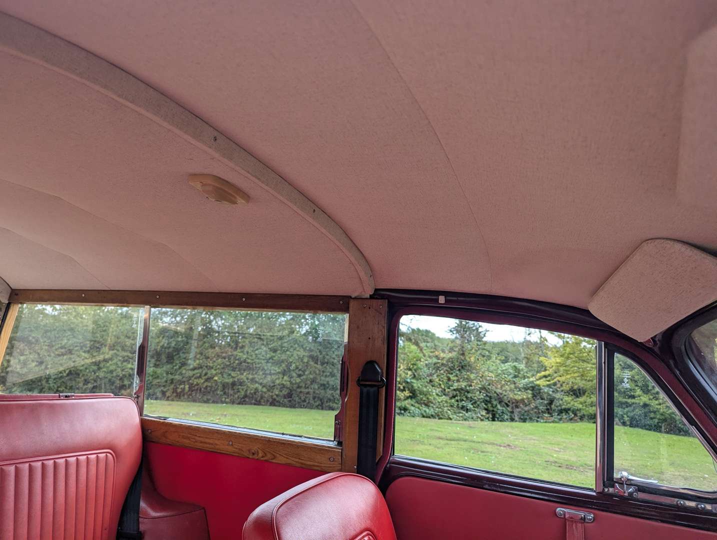 <p>1970 MORRIS MINOR TRAVELLER</p>