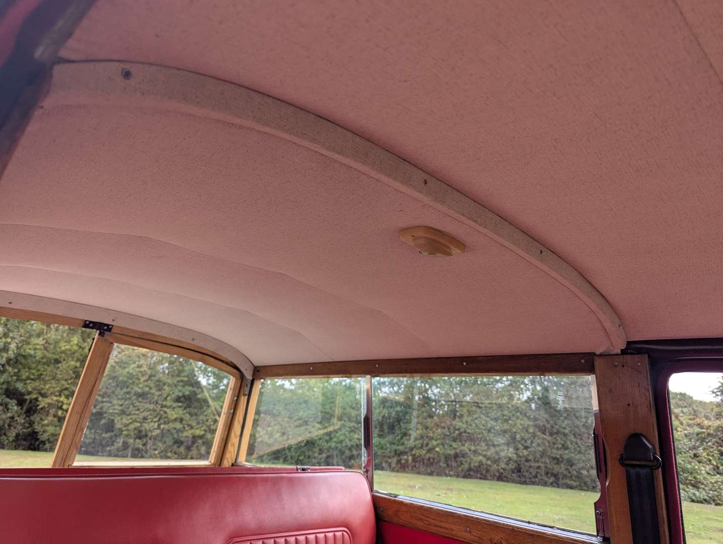 <p>1970 MORRIS MINOR TRAVELLER</p>