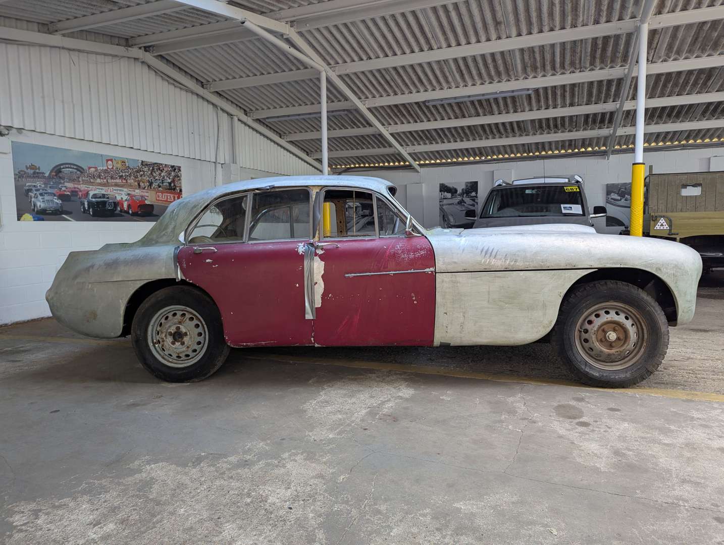 <p>1957 BRISTOL 405 SALOON SHELL</p>