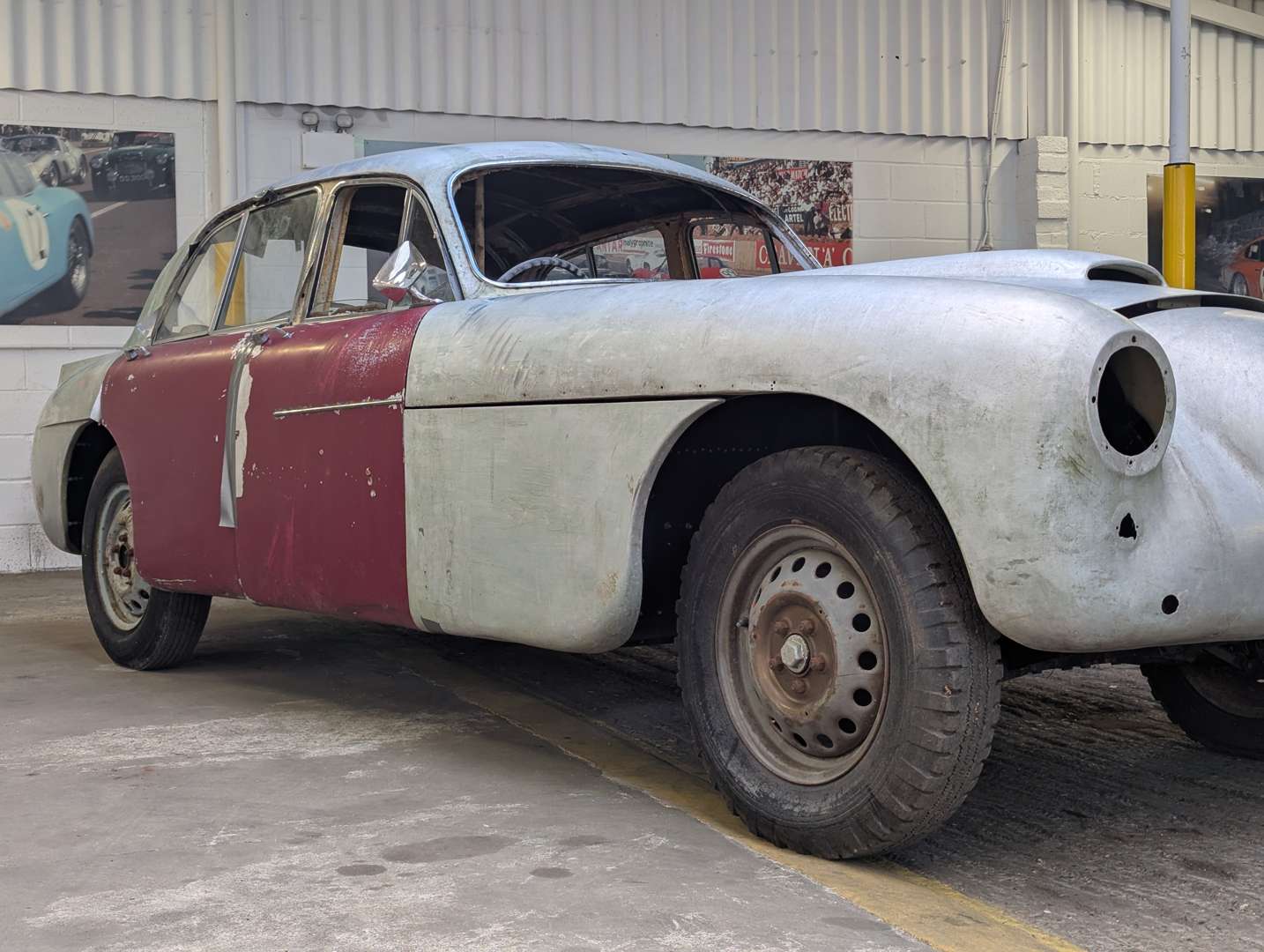 <p>1957 BRISTOL 405 SALOON SHELL</p>
