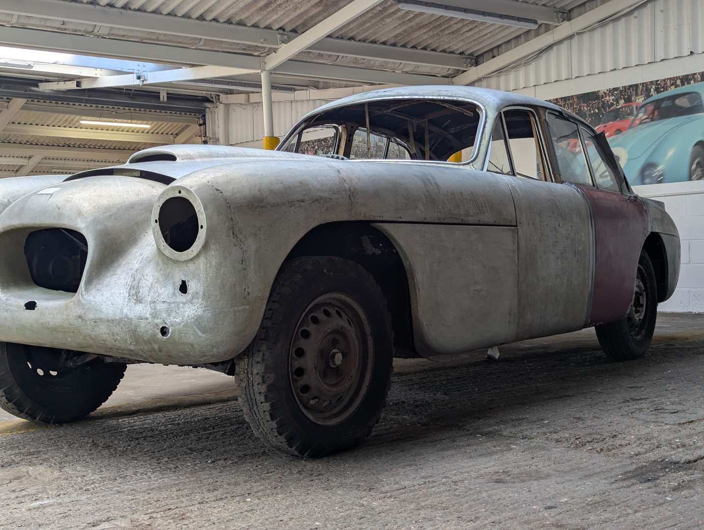 <p>1957 BRISTOL 405 SALOON SHELL</p>