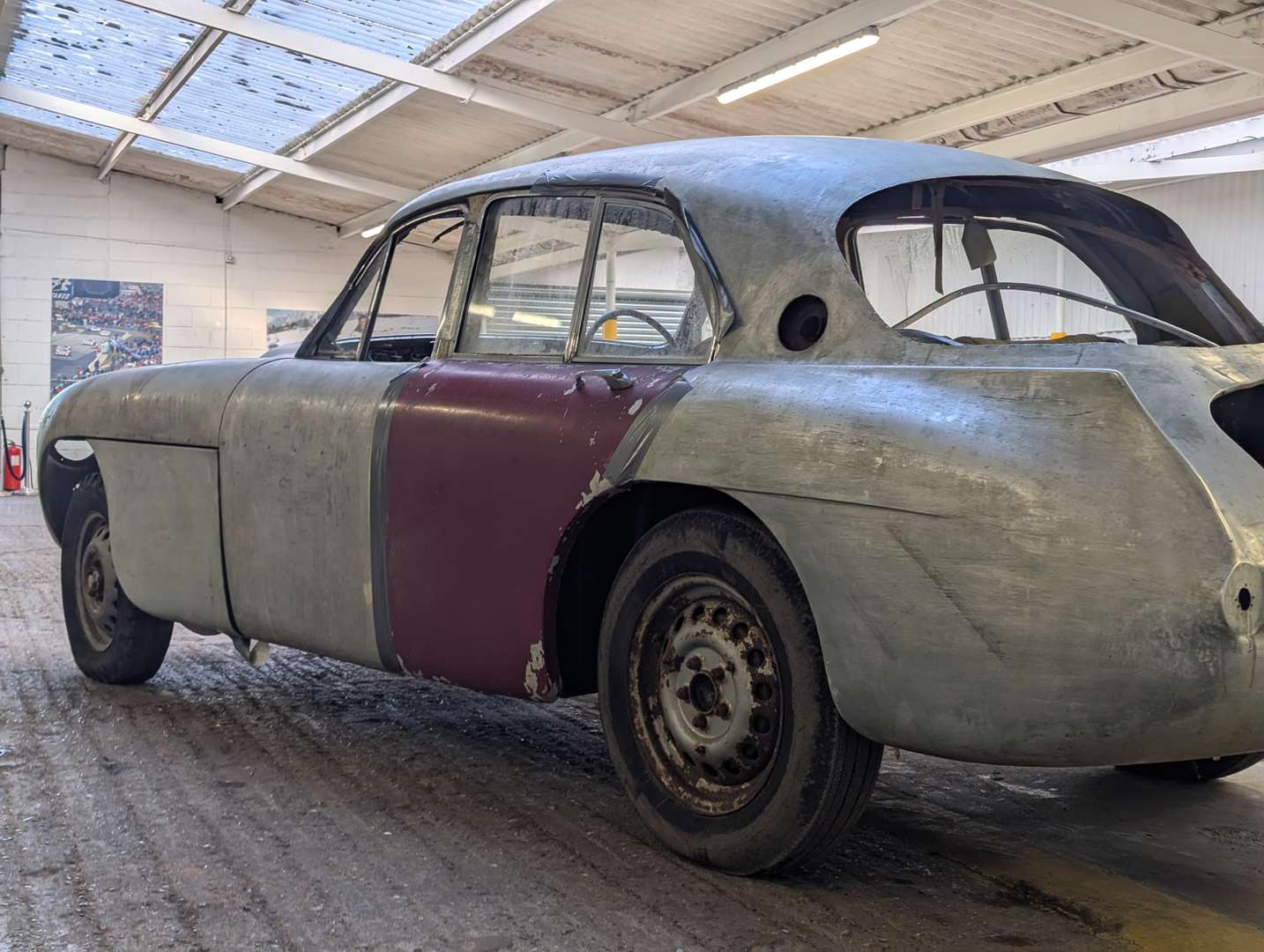 <p>1957 BRISTOL 405 SALOON SHELL</p>