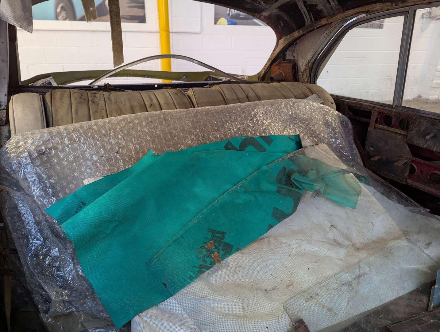 <p>1957 BRISTOL 405 SALOON SHELL</p>