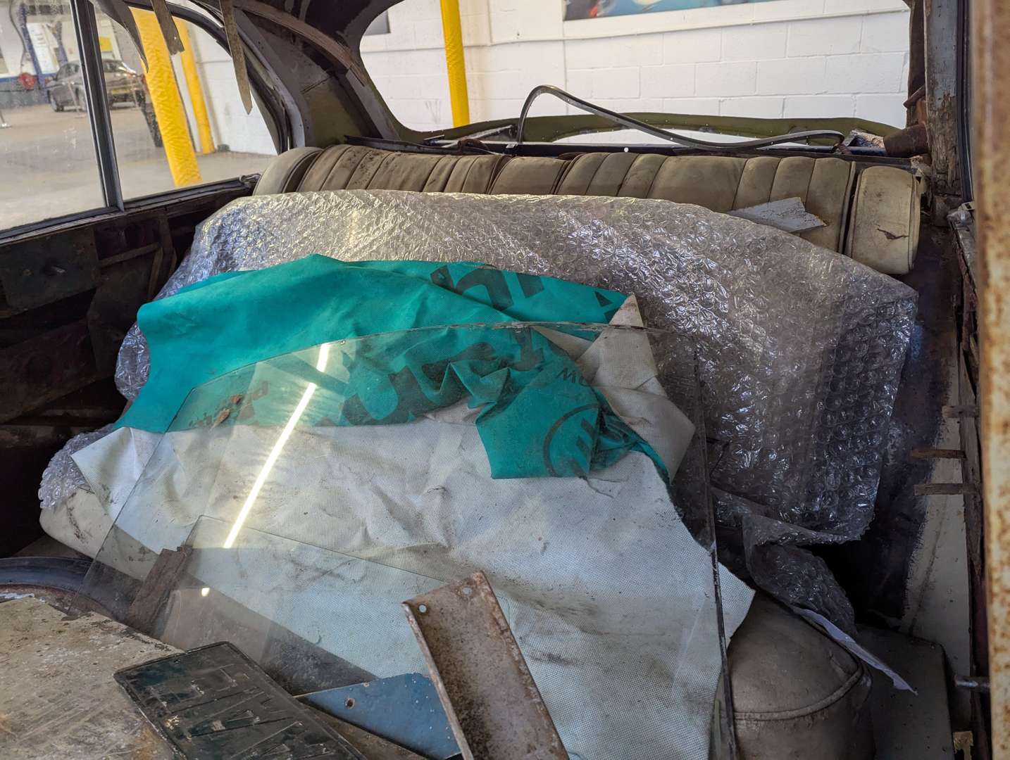 <p>1957 BRISTOL 405 SALOON SHELL</p>