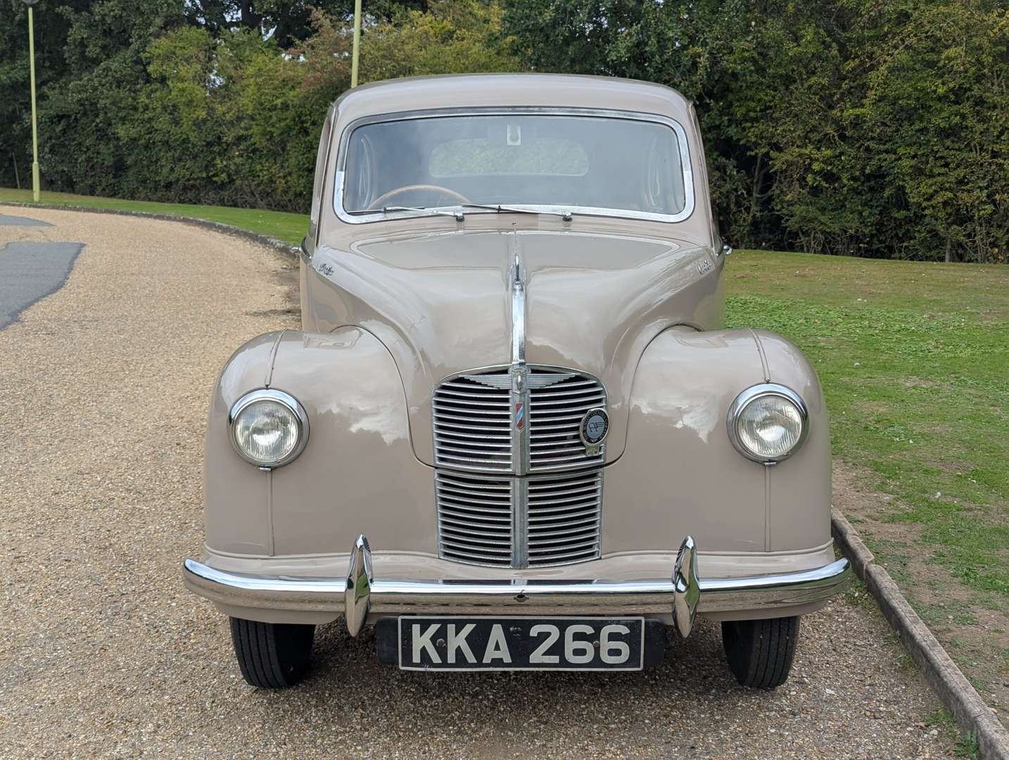 <p>1948 AUSTIN A40 DEVON</p>