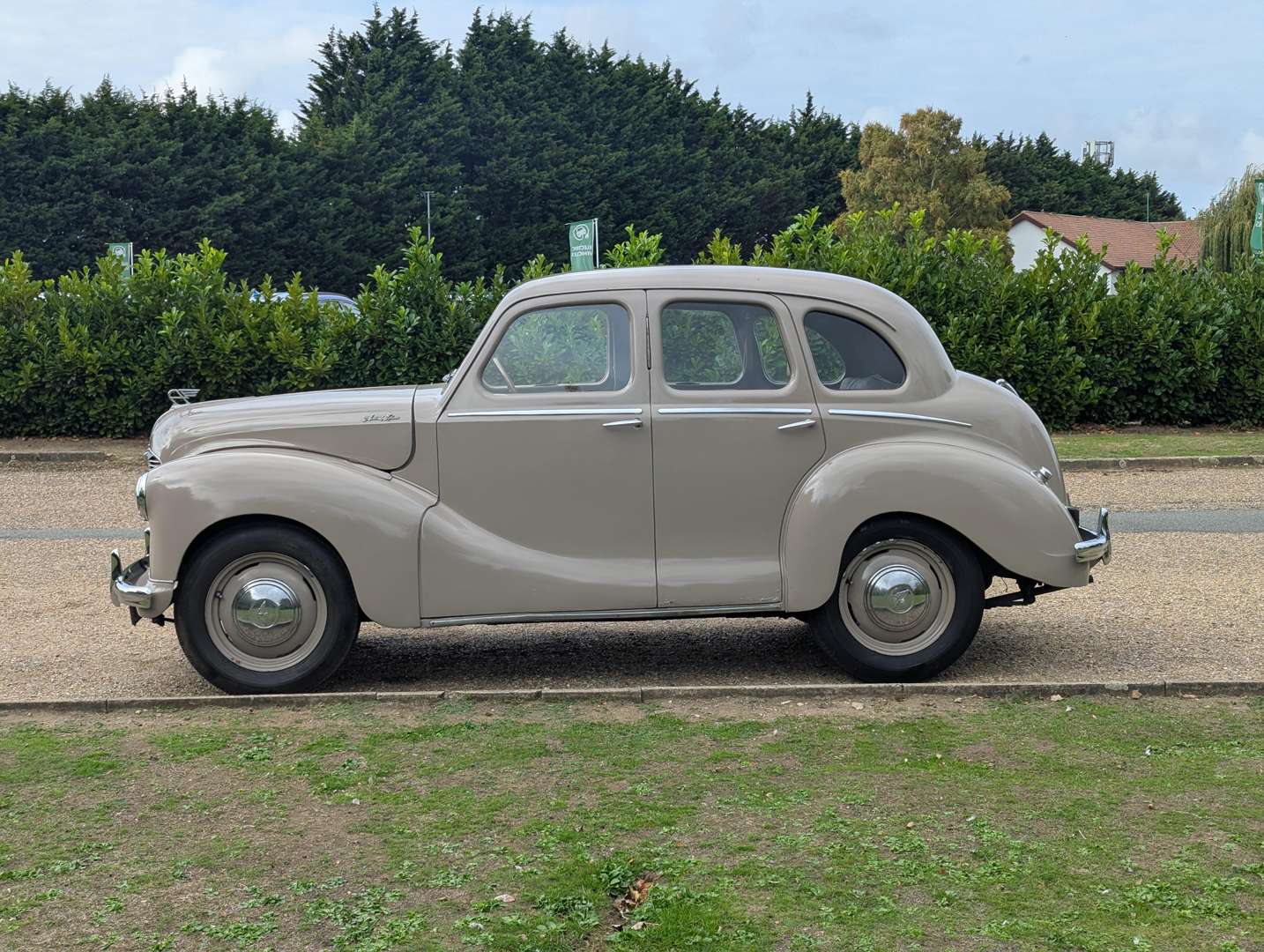 <p>1948 AUSTIN A40 DEVON</p>
