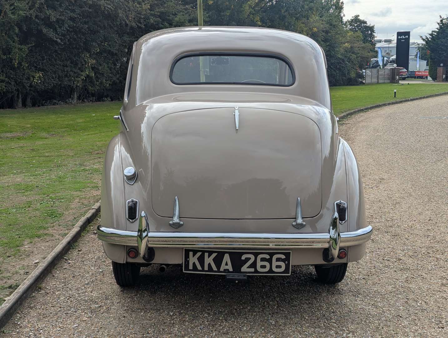 <p>1948 AUSTIN A40 DEVON</p>