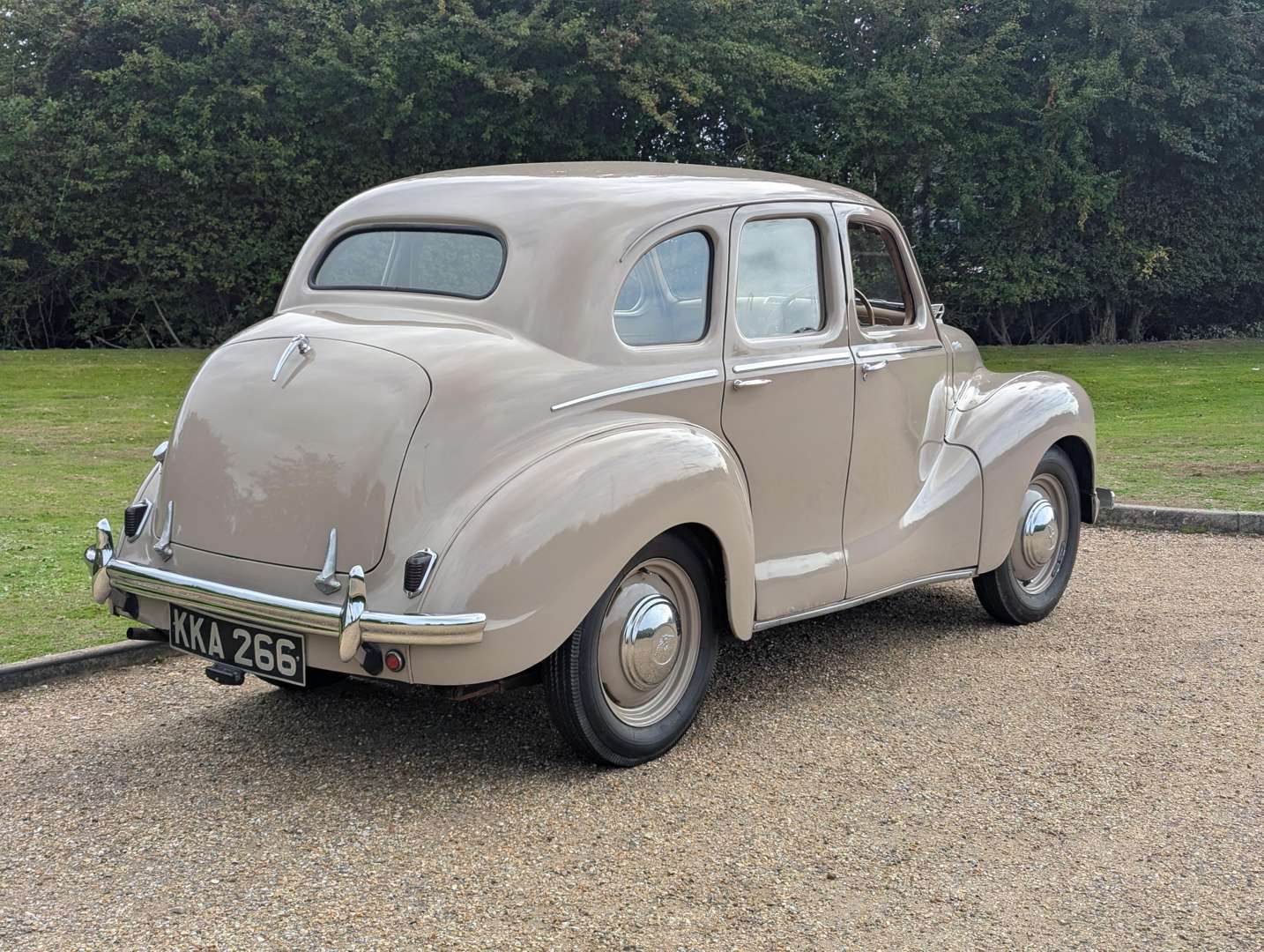 <p>1948 AUSTIN A40 DEVON</p>