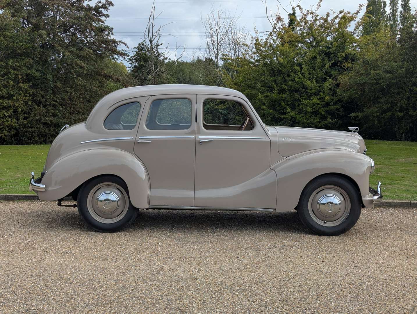 <p>1948 AUSTIN A40 DEVON</p>