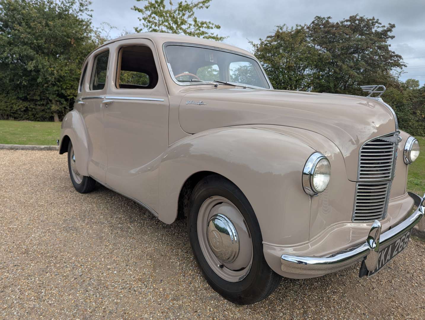 <p>1948 AUSTIN A40 DEVON</p>