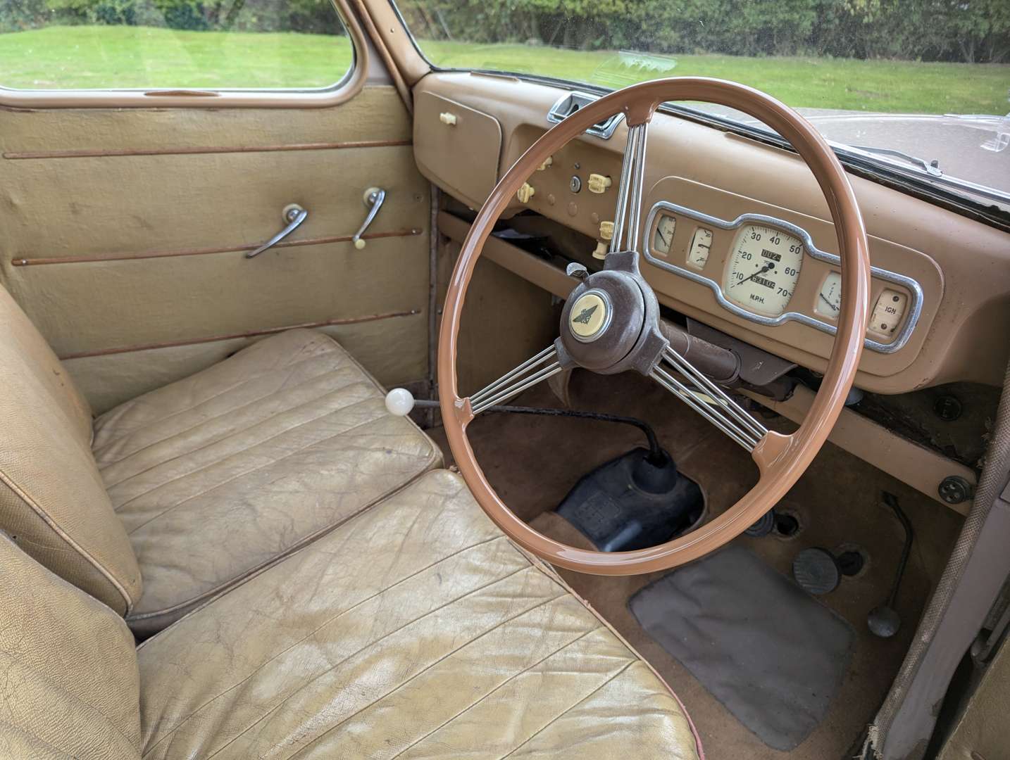 <p>1948 AUSTIN A40 DEVON</p>