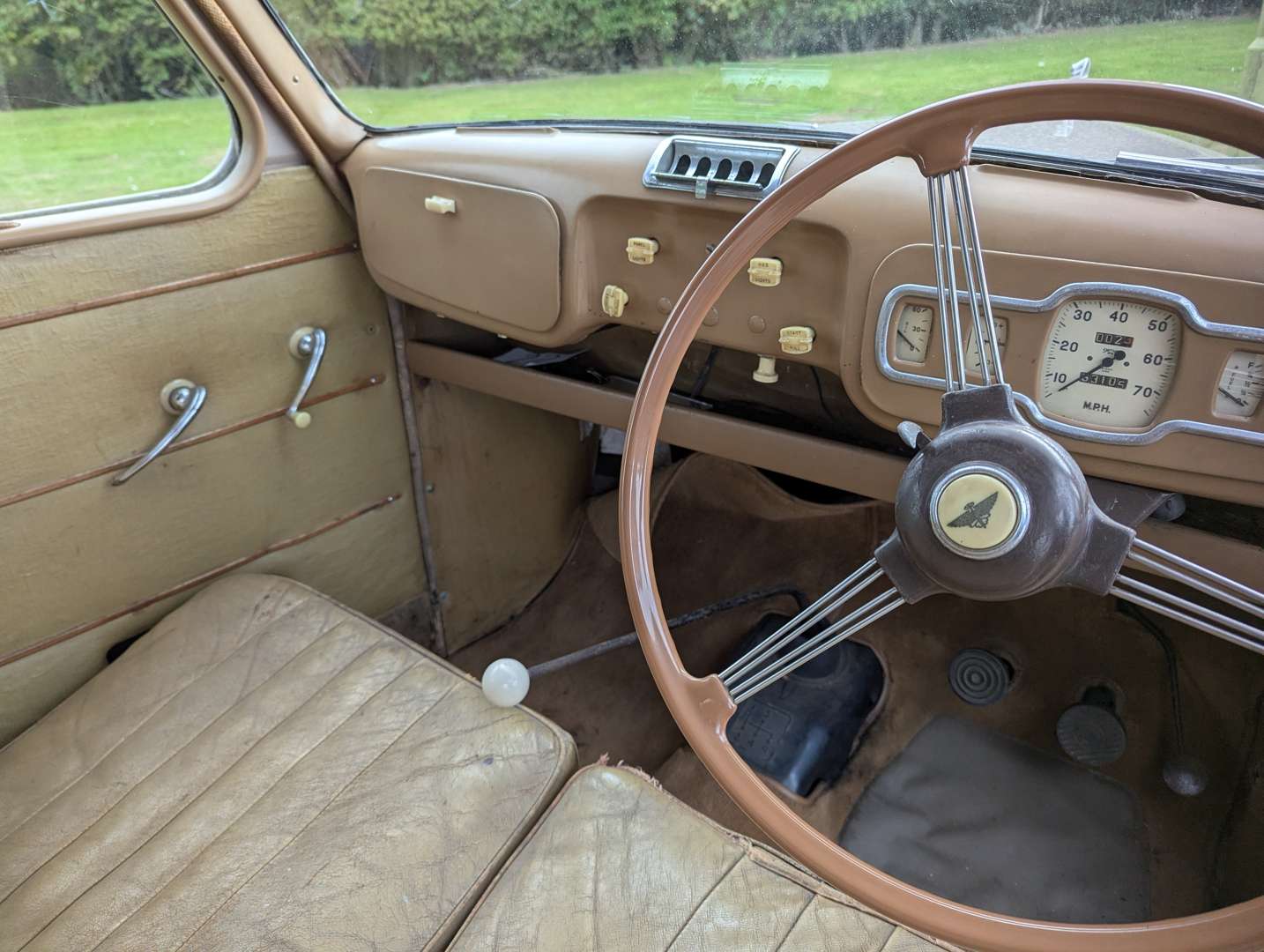 <p>1948 AUSTIN A40 DEVON</p>