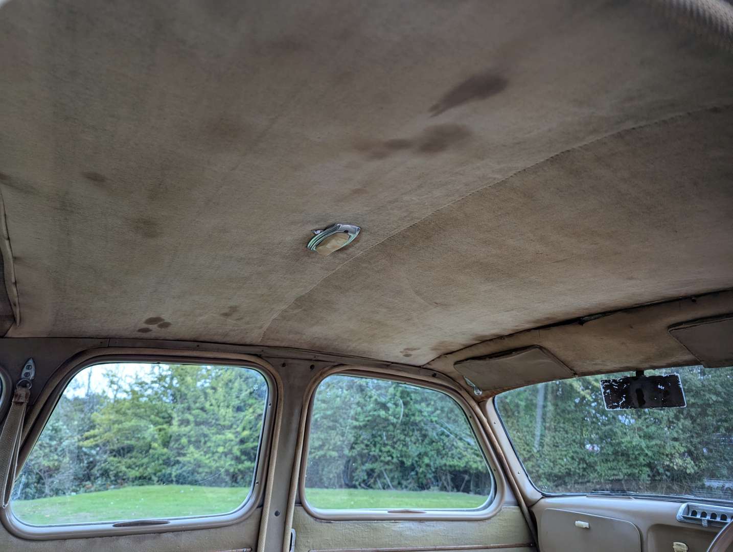 <p>1948 AUSTIN A40 DEVON</p>