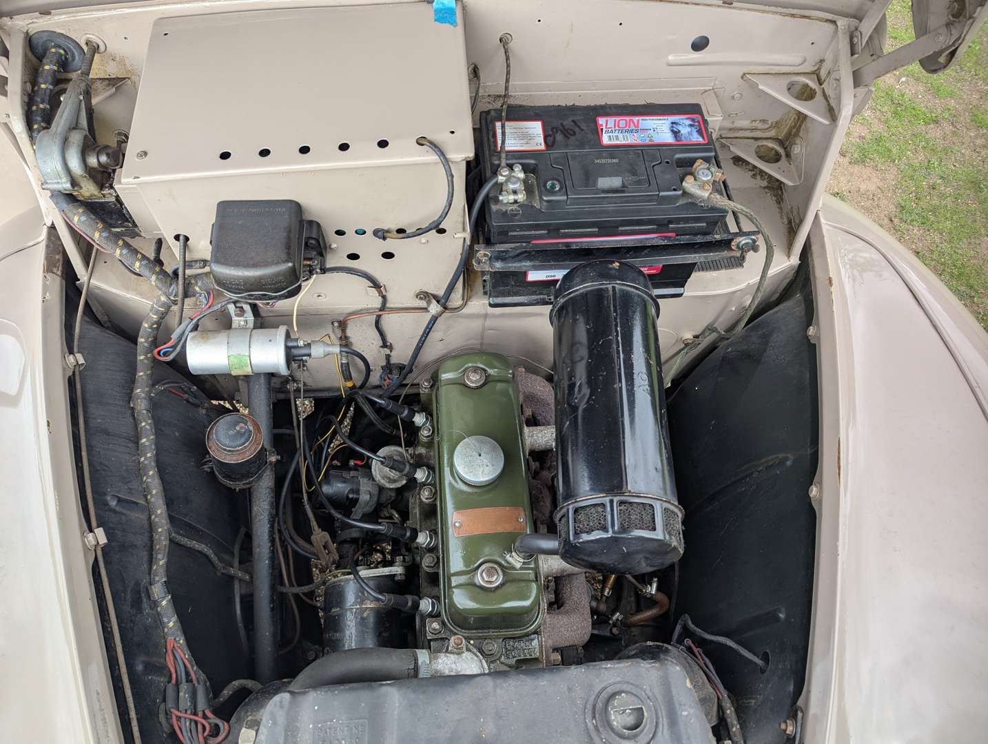 <p>1948 AUSTIN A40 DEVON</p>