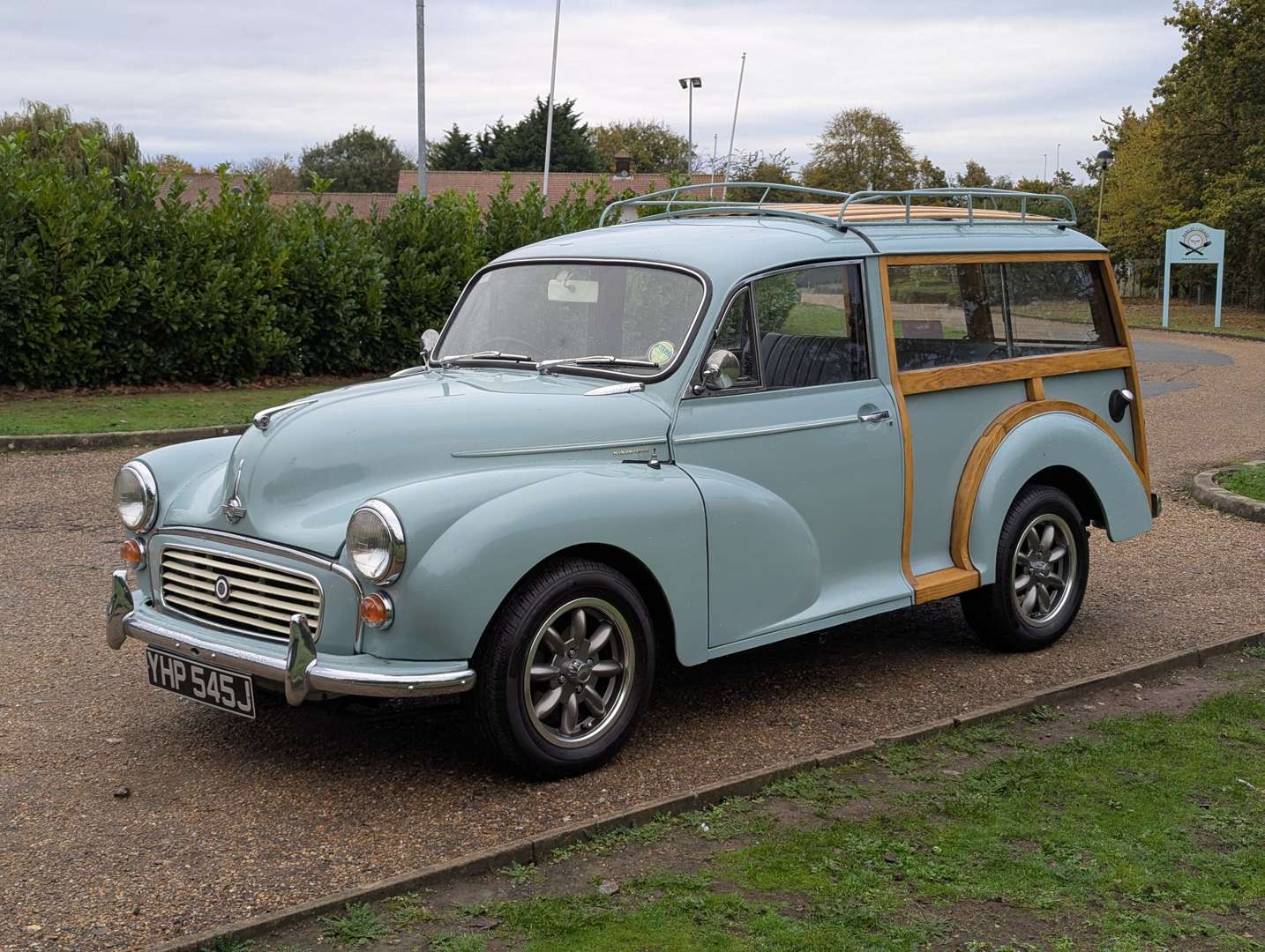 <p>1971 MORRIS MINOR 1000 TRAVELLER</p>