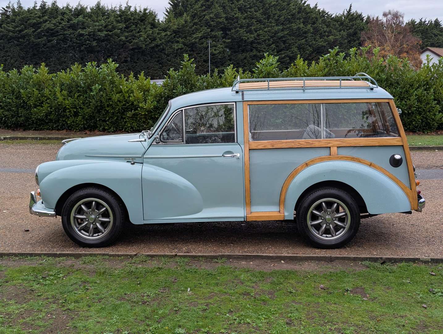 <p>1971 MORRIS MINOR 1000 TRAVELLER</p>