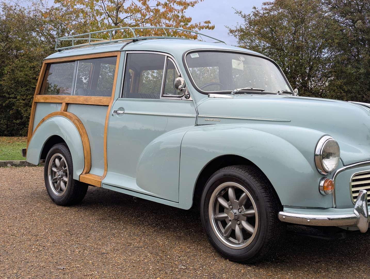 <p>1971 MORRIS MINOR 1000 TRAVELLER</p>