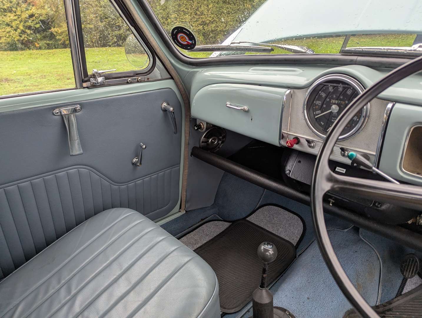 <p>1971 MORRIS MINOR 1000 TRAVELLER</p>