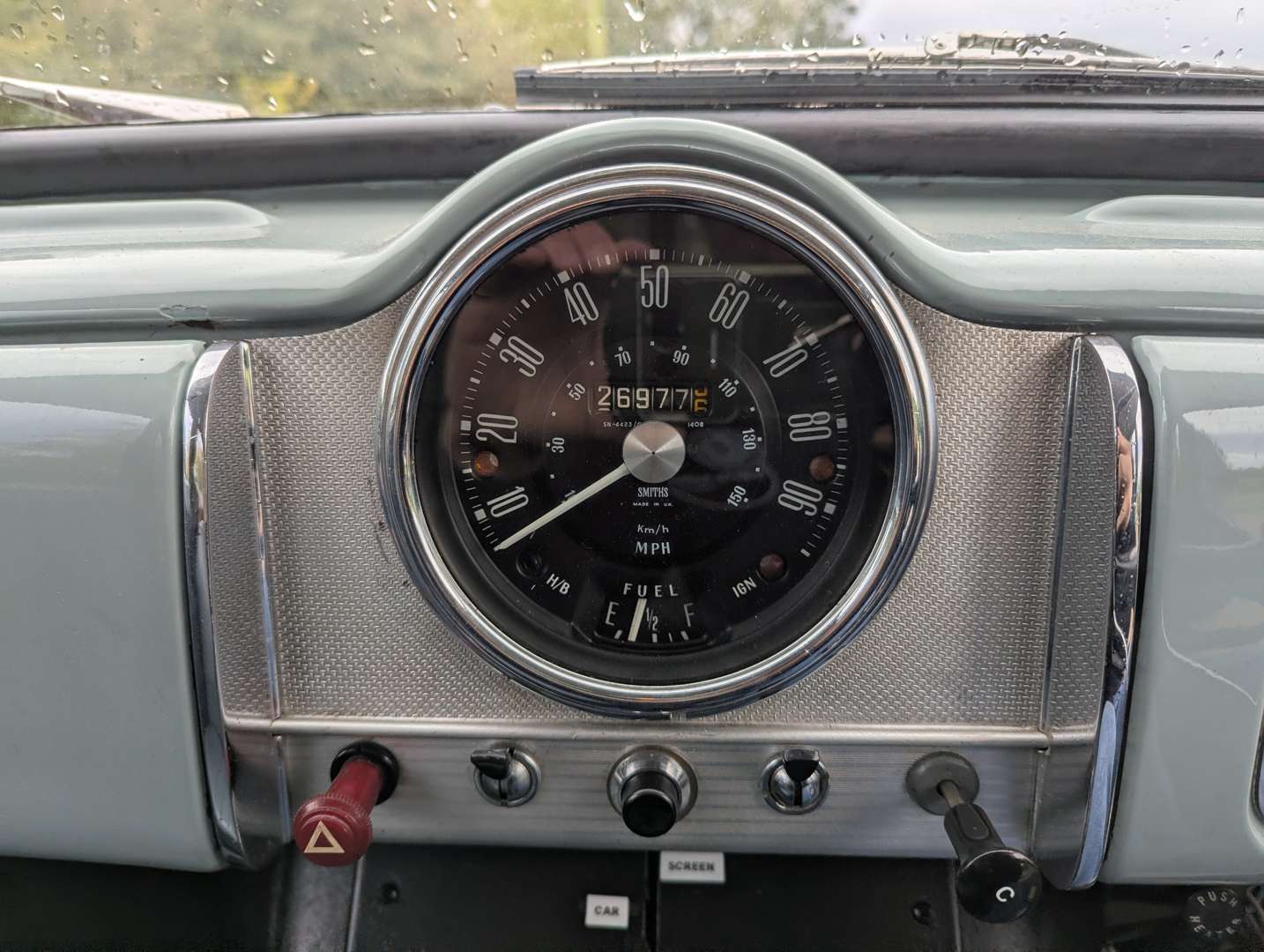 <p>1971 MORRIS MINOR 1000 TRAVELLER</p>