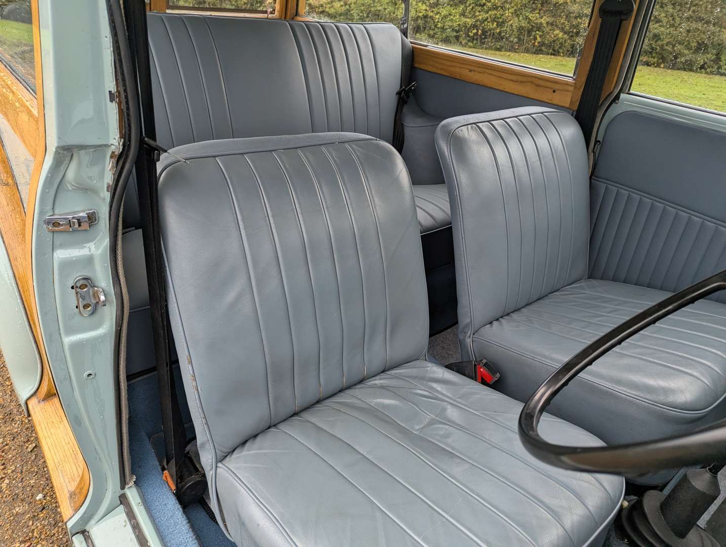 <p>1971 MORRIS MINOR 1000 TRAVELLER</p>